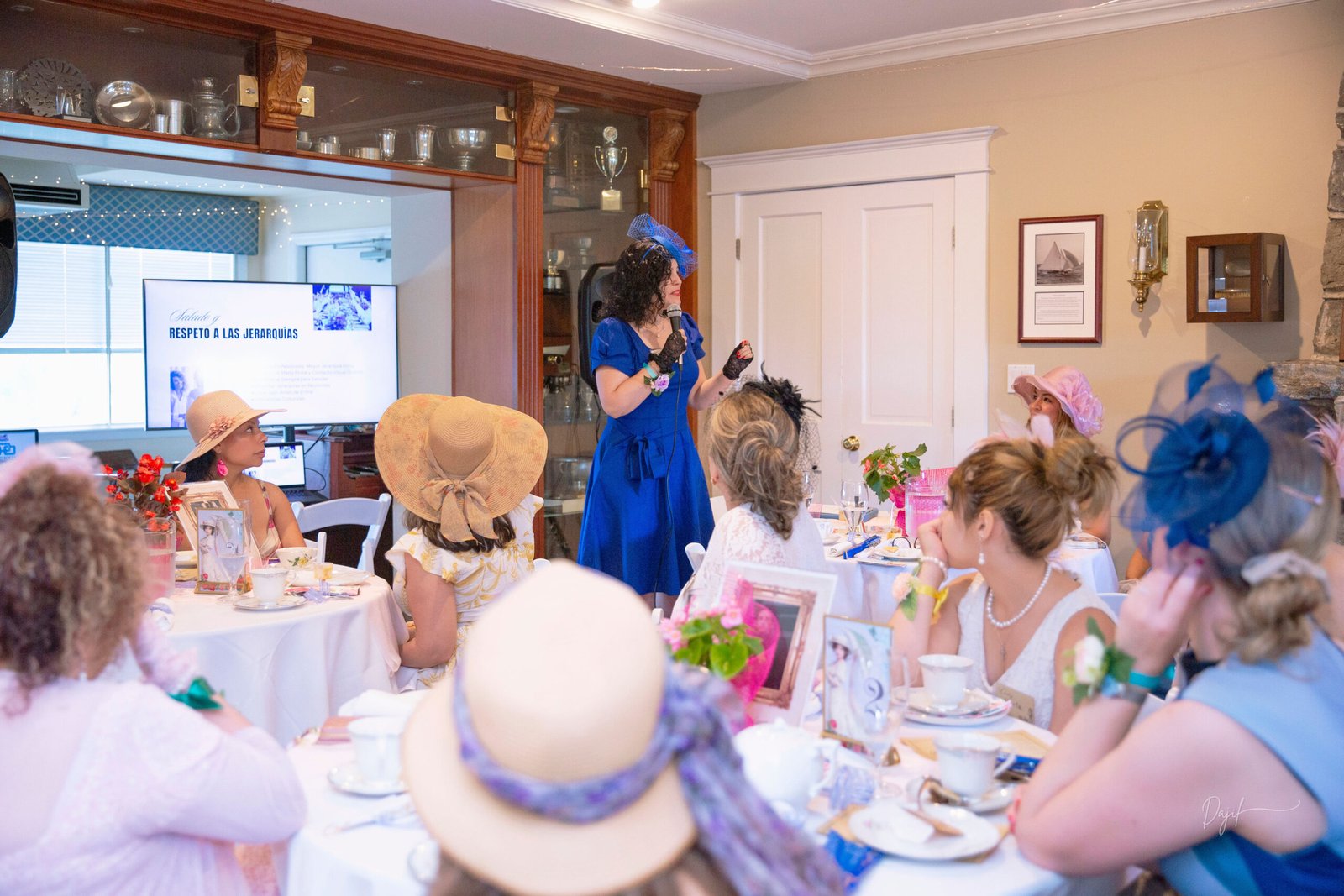 Galería Tea Party <br>Mujeres en Acción